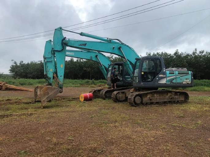 Hình ảnh máy xúc trong hồ sơ năng lực
